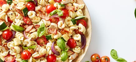 Lemony pasta with chicken and zucchini