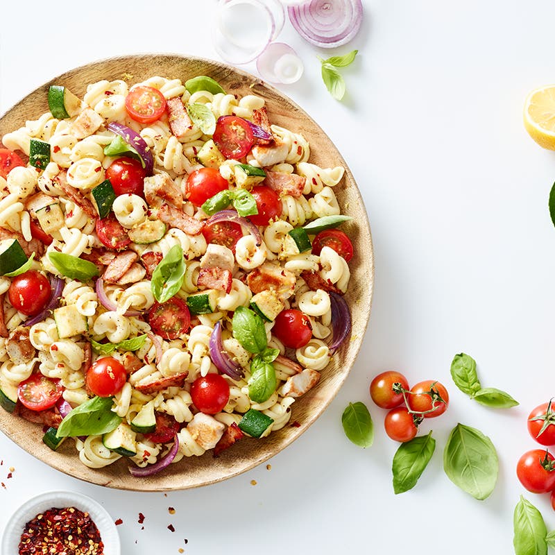Lemony pasta with chicken and zucchini