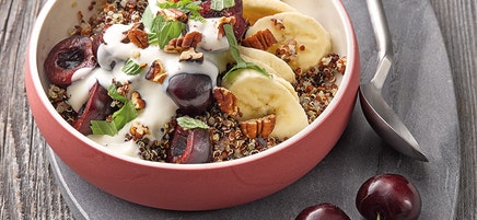 Bol de quinoa aux cerises