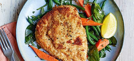 Crispy chicken schnitzel with vegetables