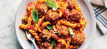 Quick pasta and mini-meatballs