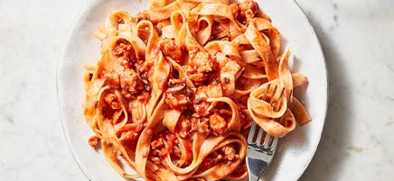 Pasta bolognese with mushrooms