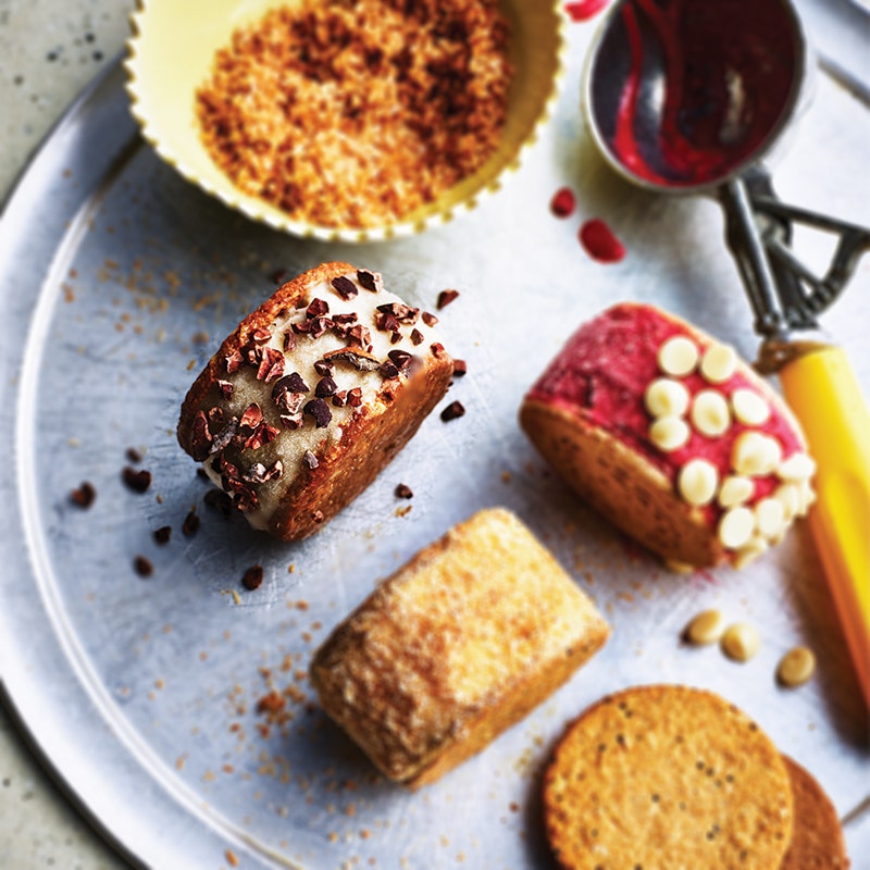 Banana, maple syrup and chocolate ice-cream sandwich