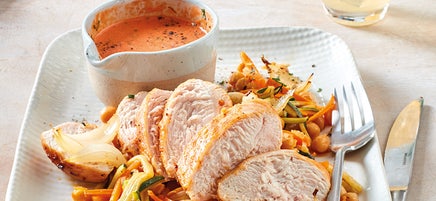 Hähnchen mit Ofengemüse und Paprikadip