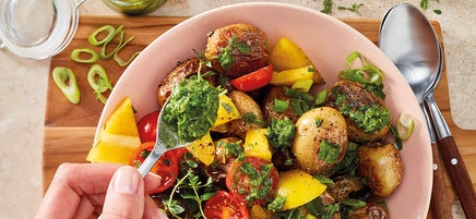 Lauwarmer Kartoffelsalat mit Rucolapesto