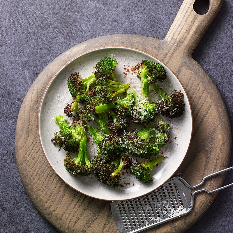 Crunchy air fryer broccoli with parmesan
