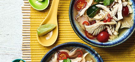 Chicken tom yum soup