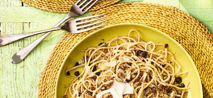 Pasta with anchovies & capers
