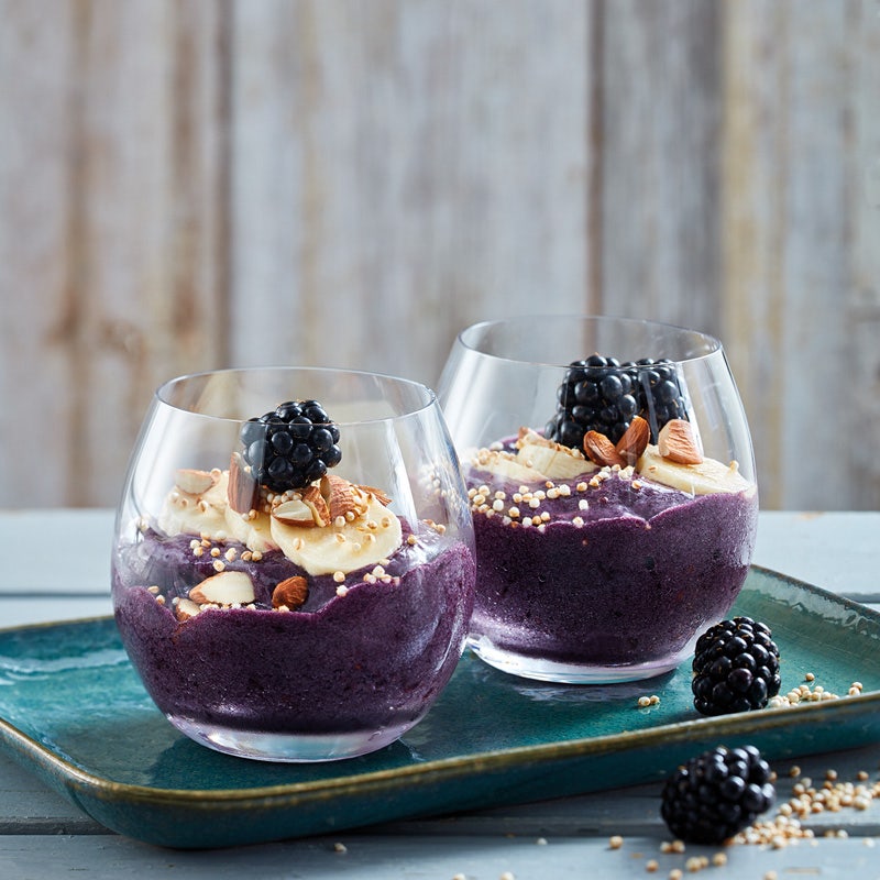 Brombeer-Nicecream mit Mandeln