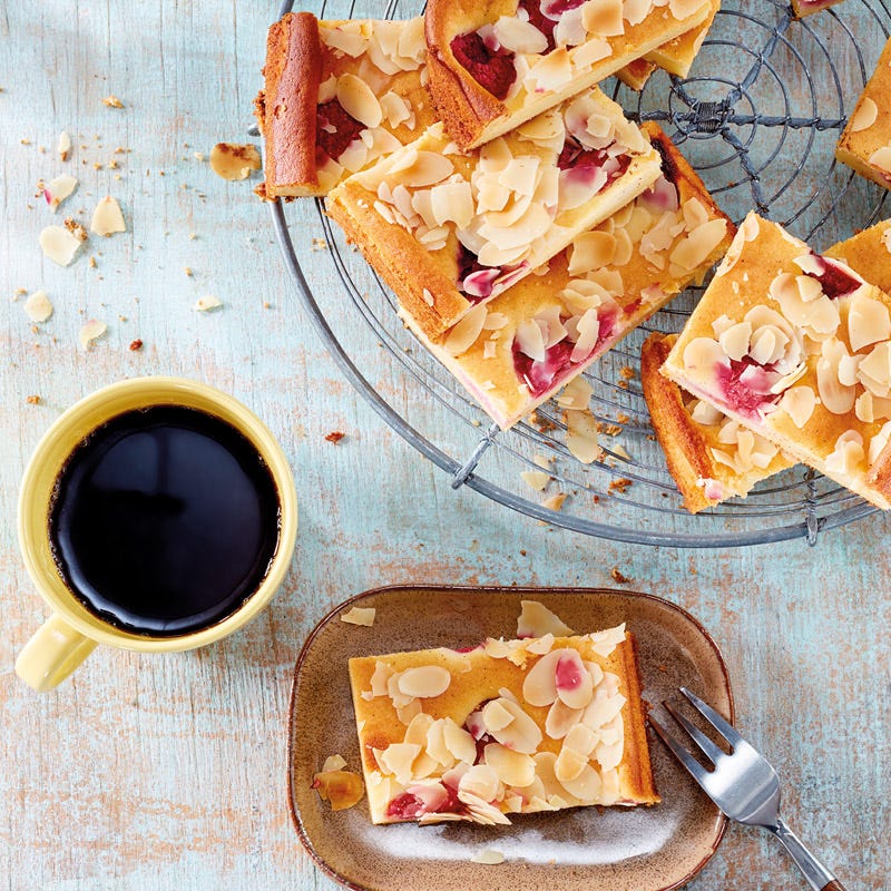 Quarkschnitten mit Himbeeren