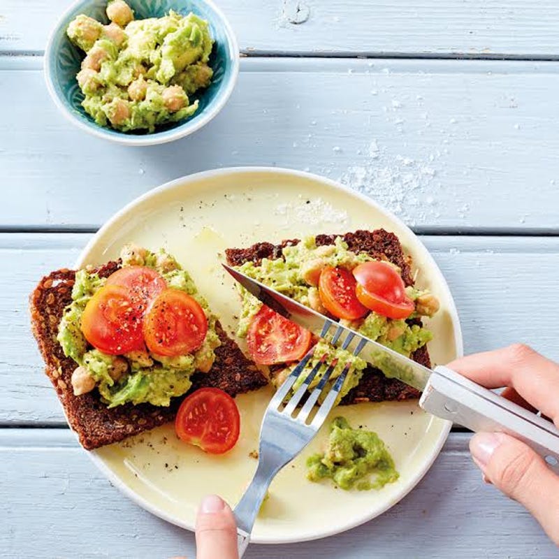 Avocadobrot mit Kichererbsen
