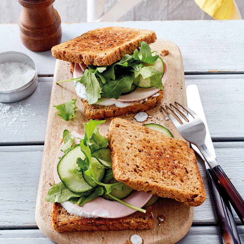 Mortadella-Sandwich mit Rucola