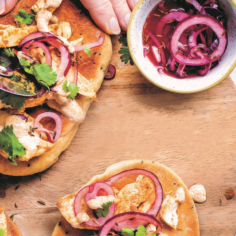 Foto van Pizza's met kip tikka masala & ingelegde ui door WW