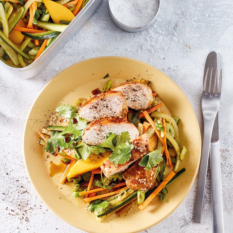 Thaisalat mit Sesamhähnchen