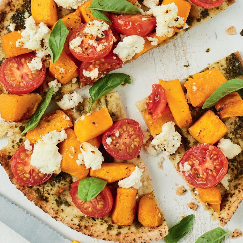 Foto van Pizza met geroosterde pompoen, pesto & ricotta door WW