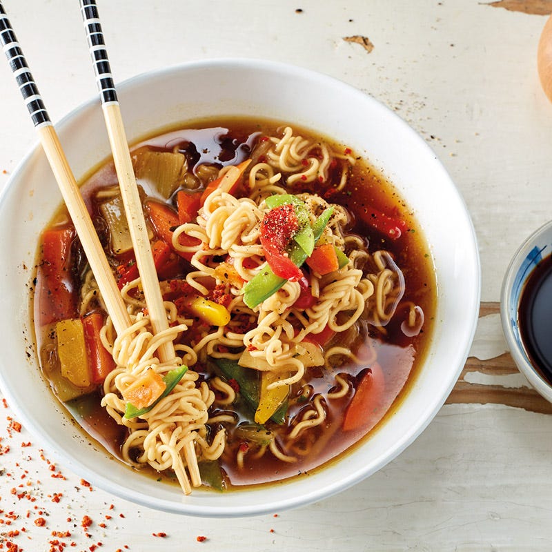 Schnelle Asia-Mie-Nudelsuppe