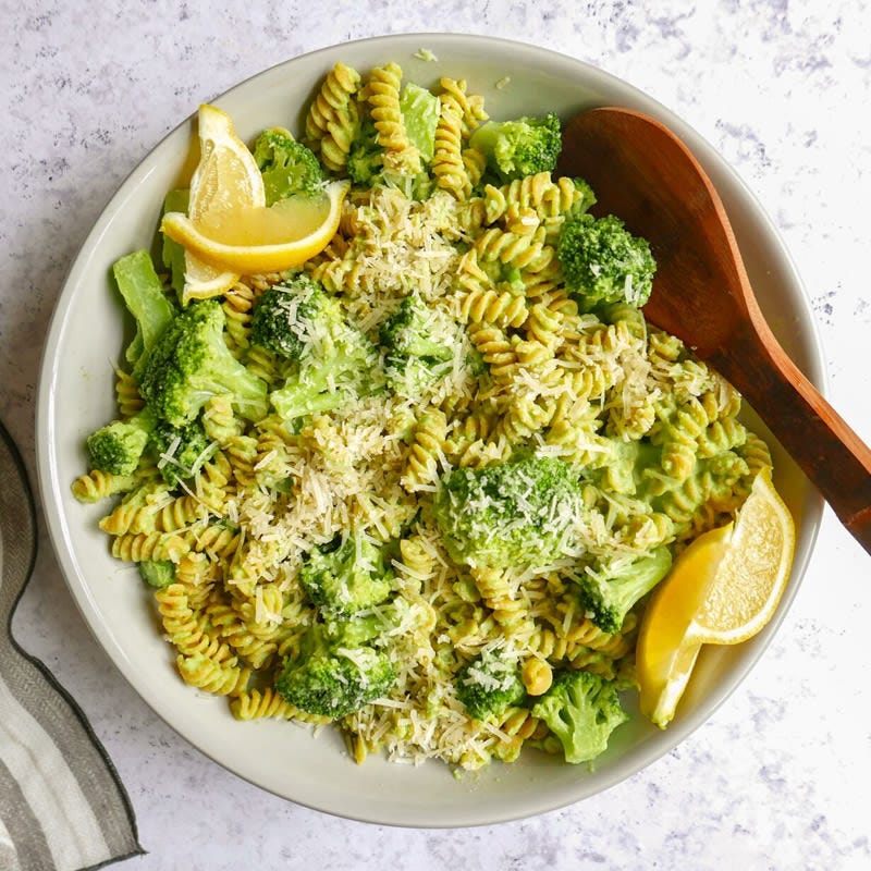 Pasta mit cremiger Broccolisauce