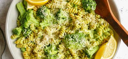Pasta mit cremiger Broccolisauce
