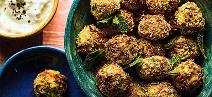Courgette bites with feta dip