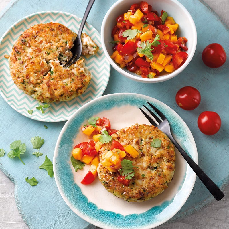 Fischfrikadellen mit Tomaten-Mango-Salsa