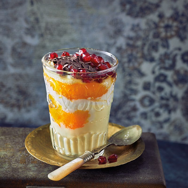 Orangen- Skyr-Trifle mit Granatapfel