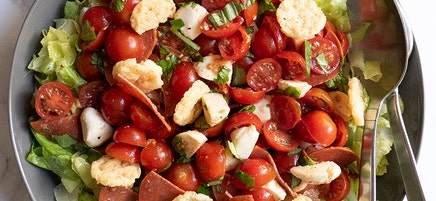 Pepperoni pizza salad