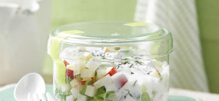Apfel-Kohlrabi-Salat mit Thymiandressing
