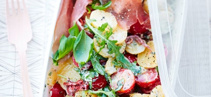 Kartoffelsalat mit Pesto und Parmaschinken