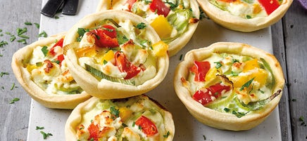 Mini-Quiches mit Schafskäse