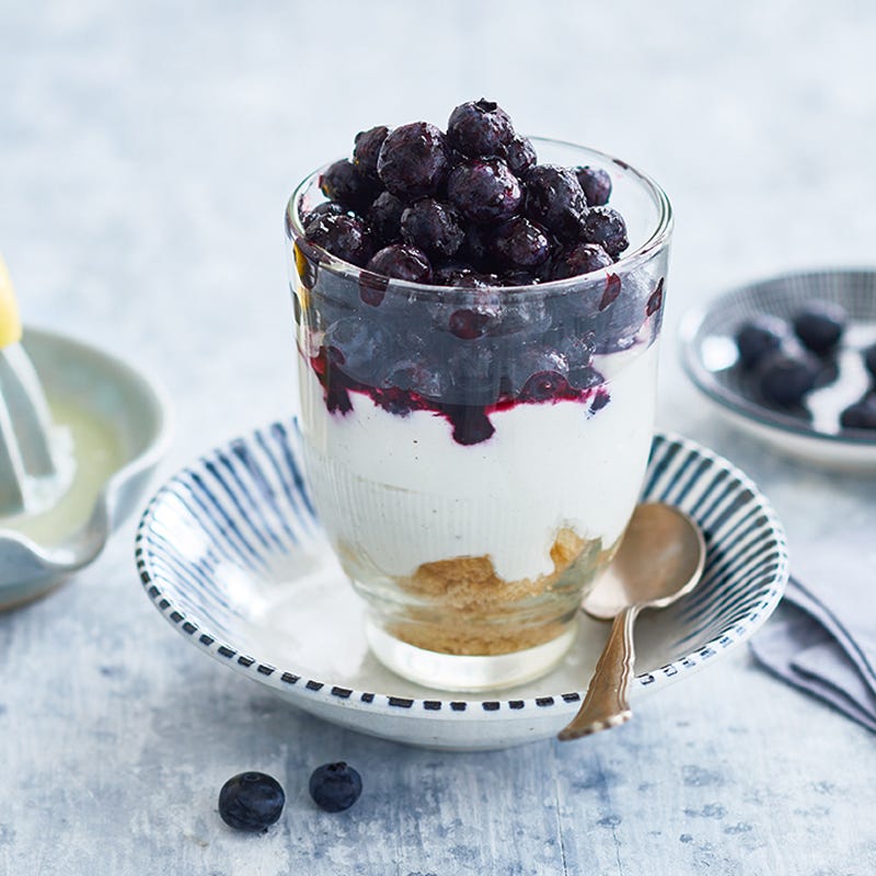 Mini-Cheesecake mit Heidelbeeren