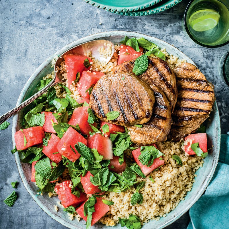 Foto van Gegrilde varkensmedaillons met watermeloensalade door WW