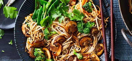 Schnelle Nudeln aus dem Wok