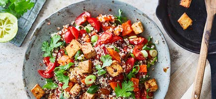 Quinoasalat mit mariniertem Tofu