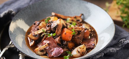 Boeuf Bourguignon med svamp och linser