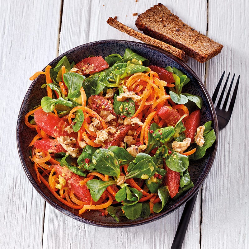 Karotten-Grapefruit-Salat mit Walnüssen