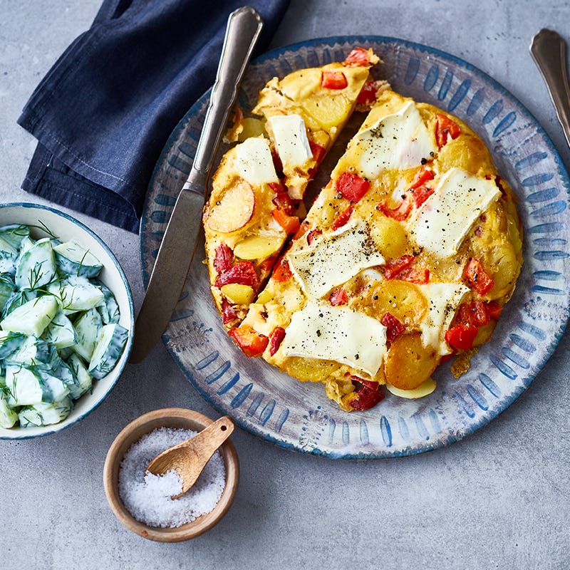 Frittata mit Gurkensalat