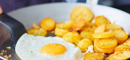 Pommes de terre sautées, oeuf au plat