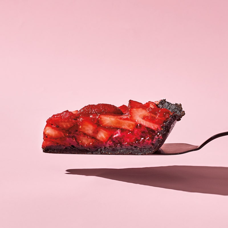 Fresh-strawberry pie with chocolate crust