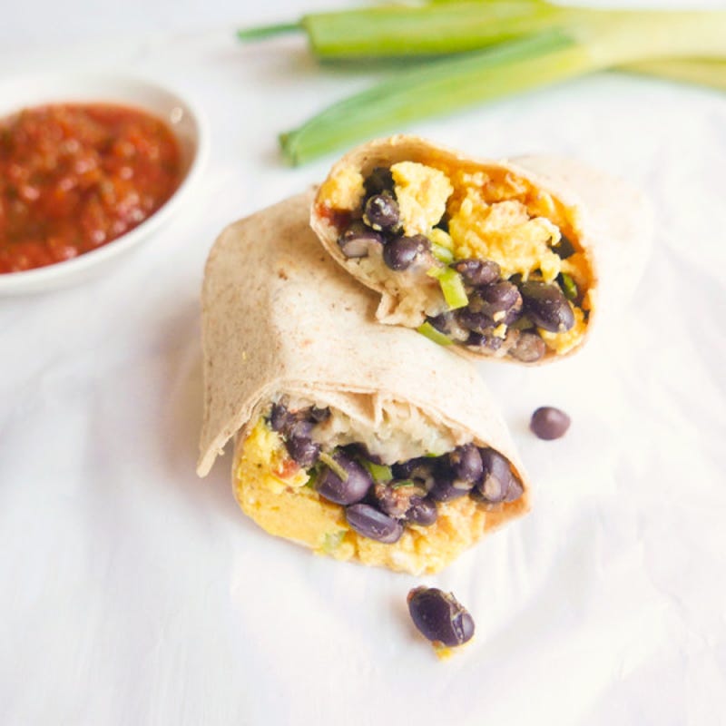 Photo de Burritos déjeuner aux haricots noirs et fromage par WW