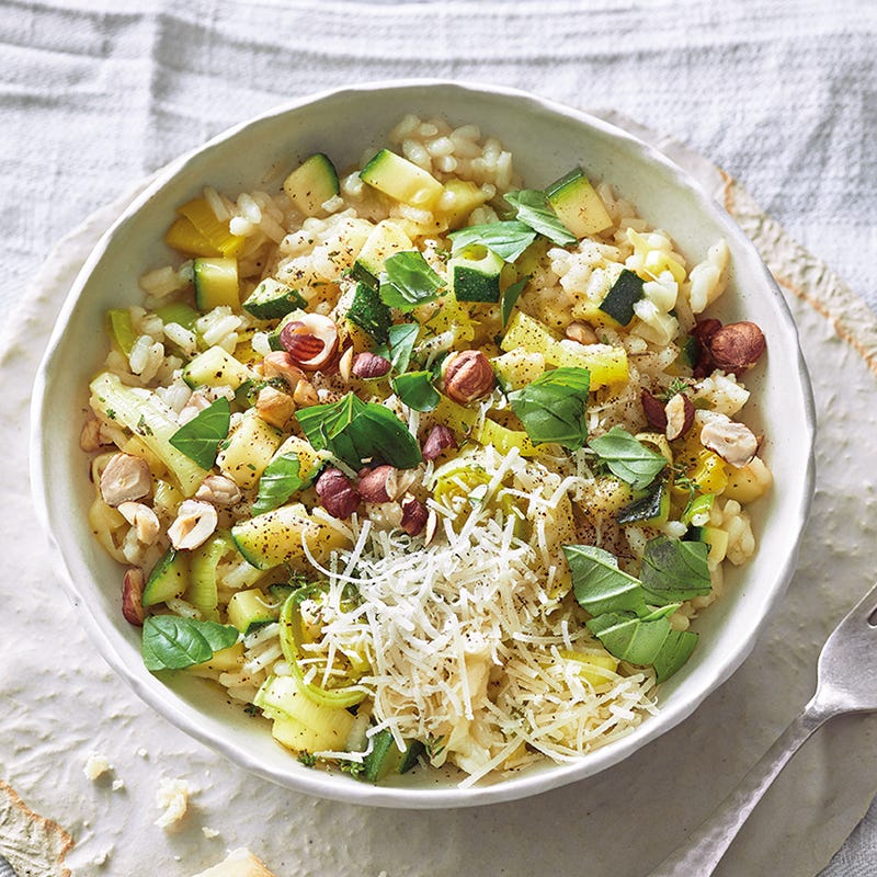 Zucchini-Lauch-Risotto mit Haselnüssen