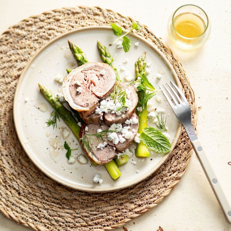 Agneau grillé, asperges et Sainte-Maure à la menthe