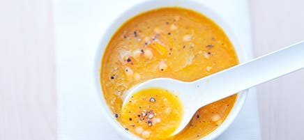 Rüebli-Linsen-Suppe mit Schnittlauchbroten