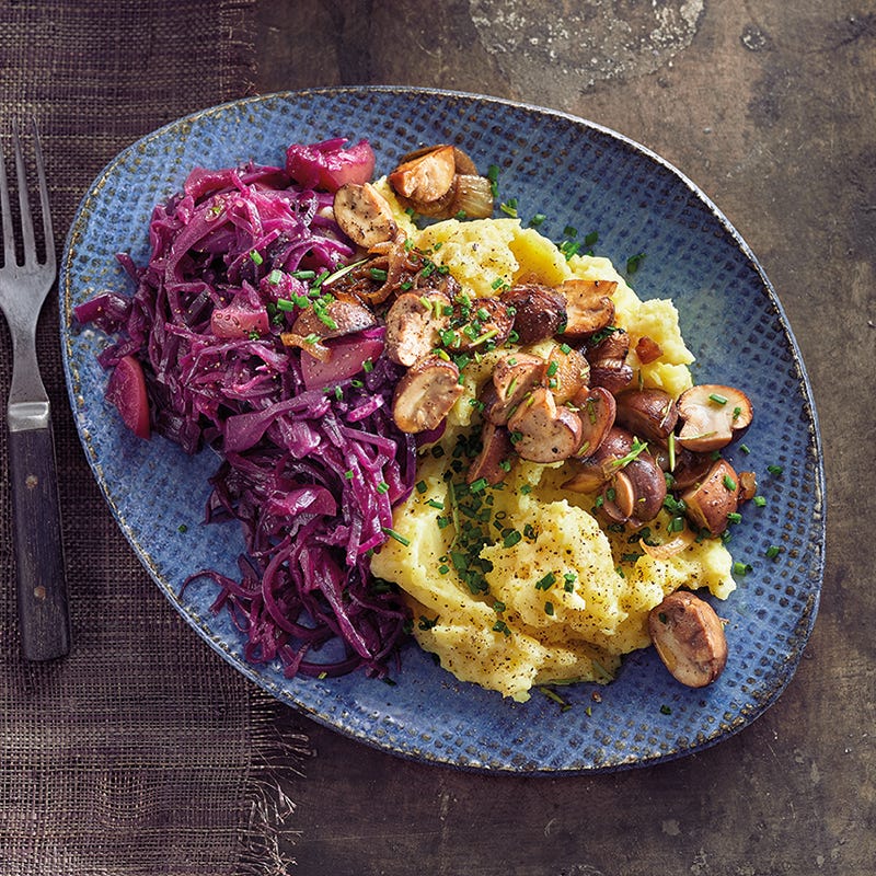 Kartoffelpüree mit Rotkohl und Pilzen