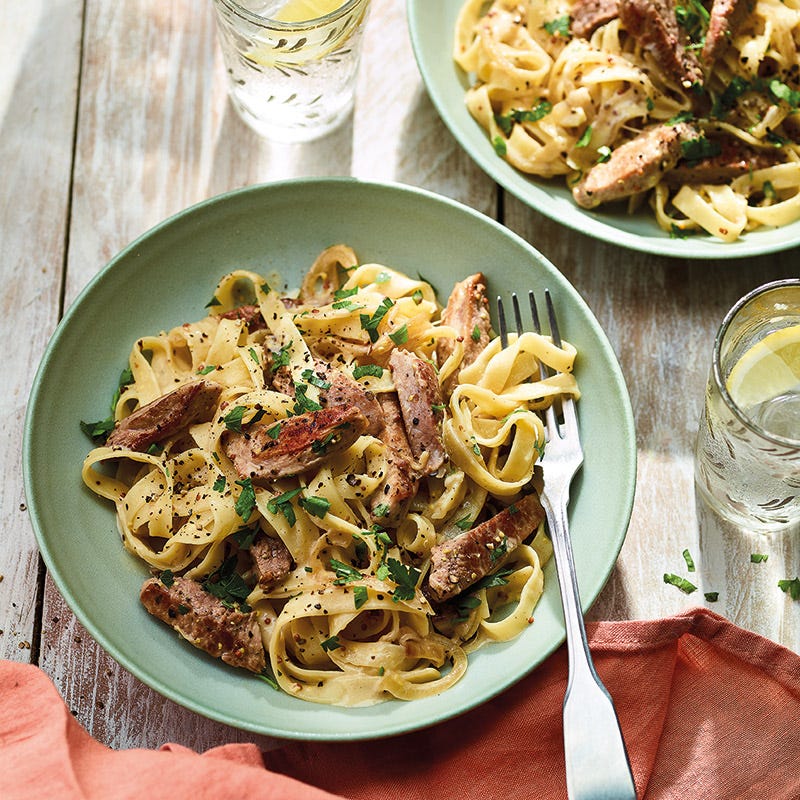Tagliatelle mit Schweinefilet und Weißweinsauce