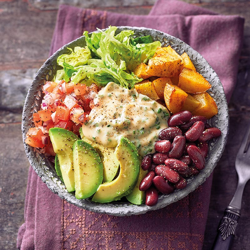 Bohnen-Avocado-Bowl mit Röstkartoffeln