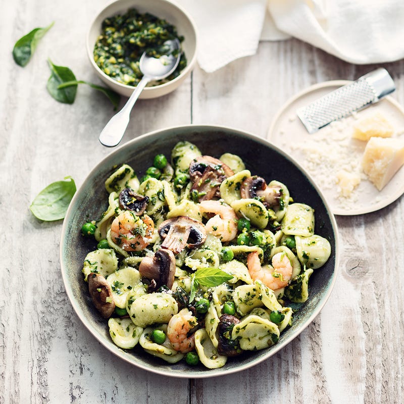 Orecchiette au pesto d’épinards, crevettes et champignons