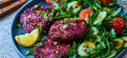 Turkey beetroot patties with salad