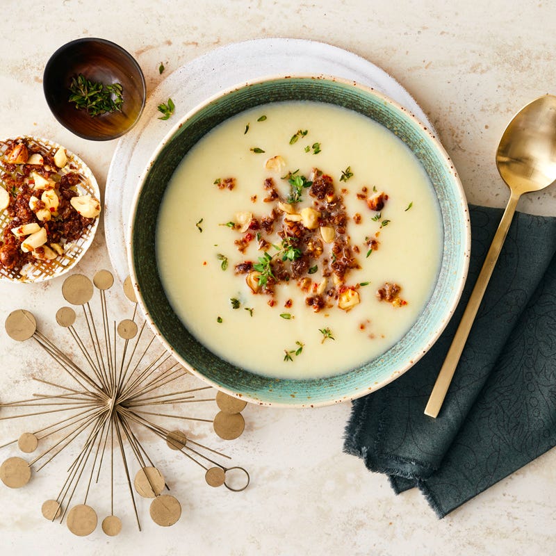 Foto van Knolselderijsoep met notenkrokant door WW