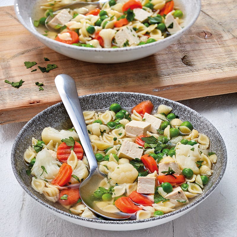 Schnelle Gemüsesuppe mit Tofu