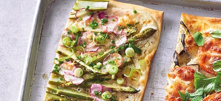 Spargelflammkuchen